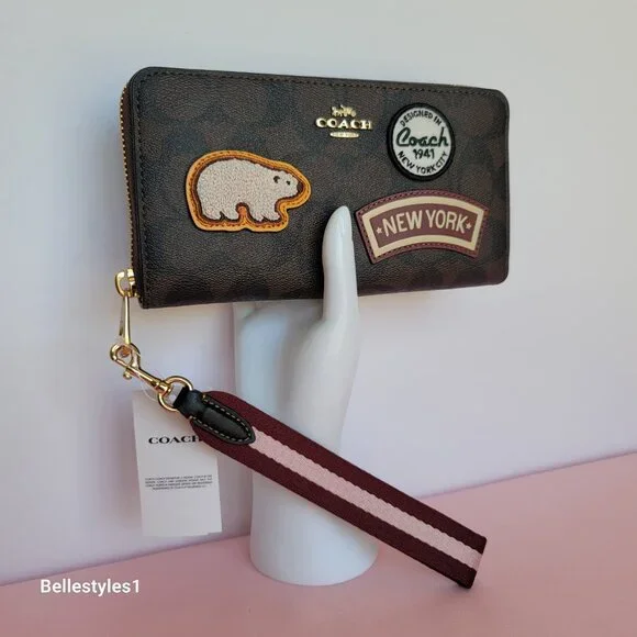 COACH Signature Canvas With Ski Patches Zip-Around Wallet/Wristlet-Brown Black⭐ - Picture 2 of 16